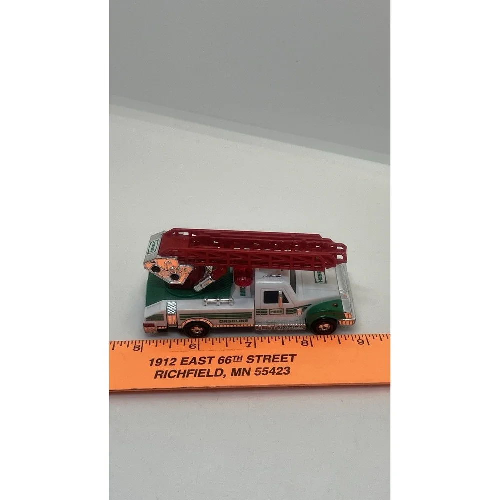 Vintage‎ 1994 HESS Rescue Ladder Fire Truck With Lights And Sound WORKS!!!